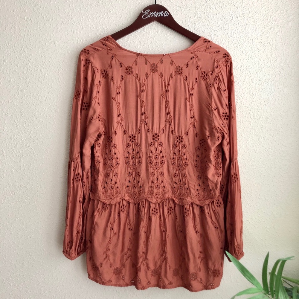 ✨ American Eagle eyelet top | Size M